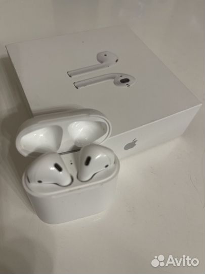 Беспроводные наушники apple airpods