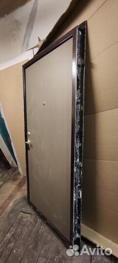 Дверь входная металлическая