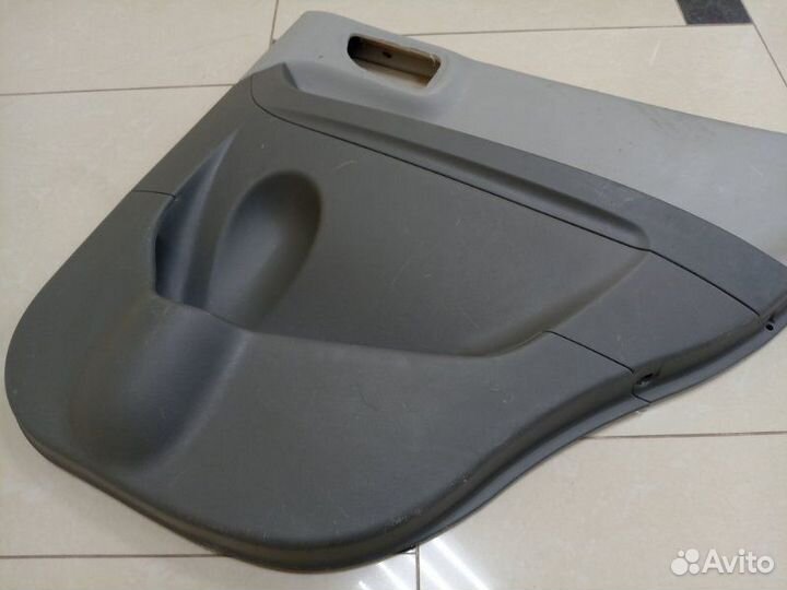 Обшивка двери задняя правая Hyundai Santa Fe SM