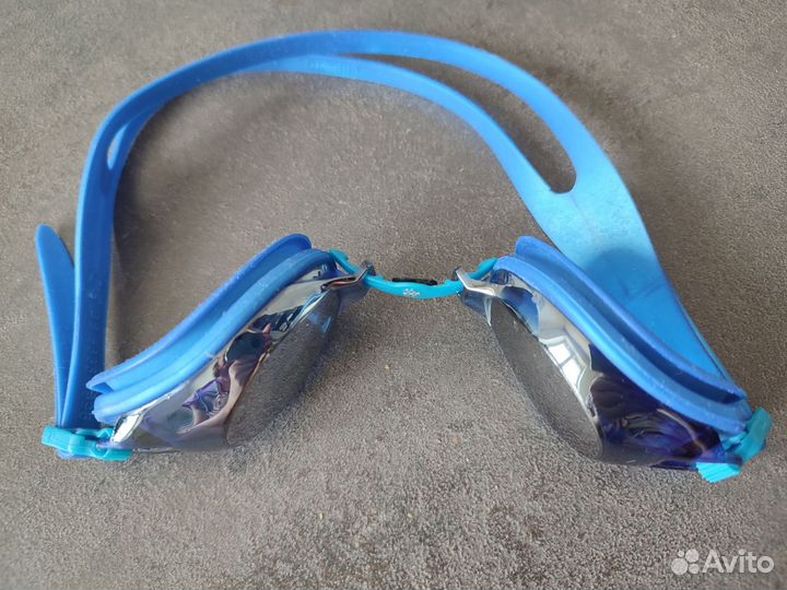 Очки для плавания