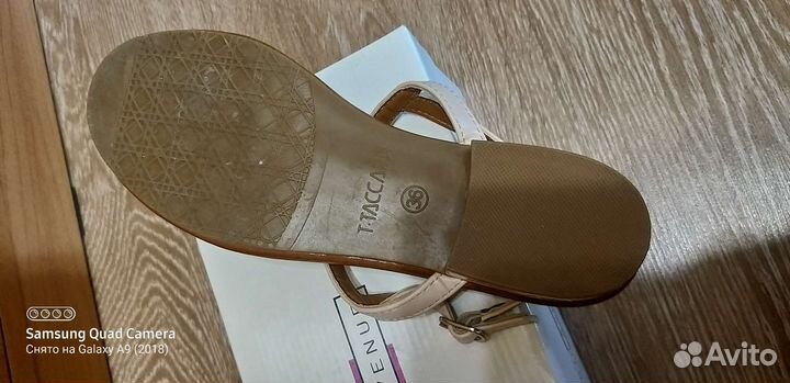 Сандалии новые