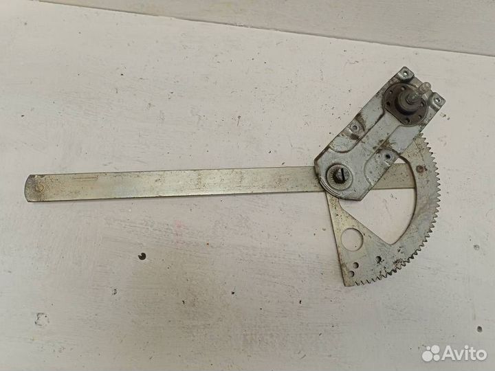 Стеклоподъемник механический передний правый