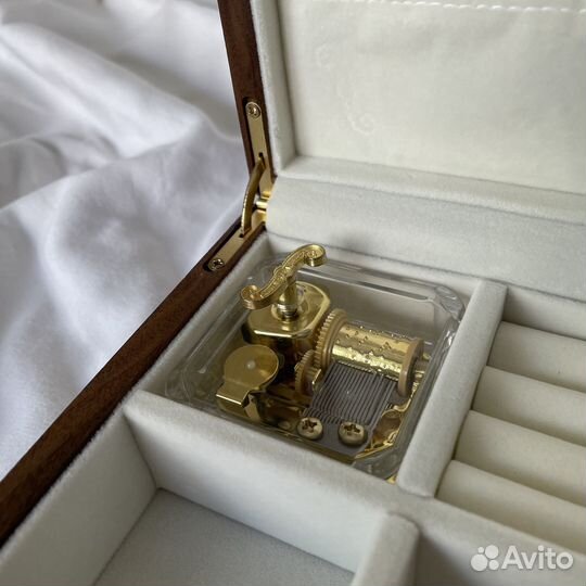 Музыкальная шкатулка 