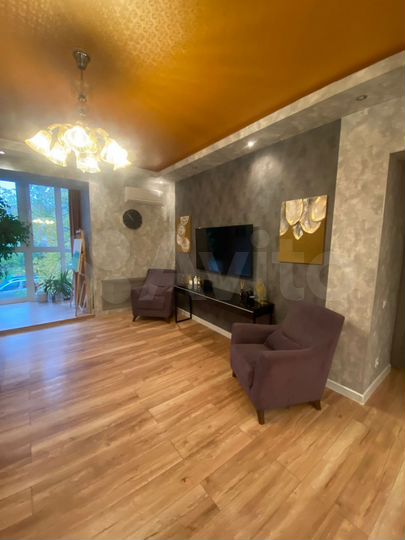 3-к. квартира, 90,3 м², 2/4 эт.