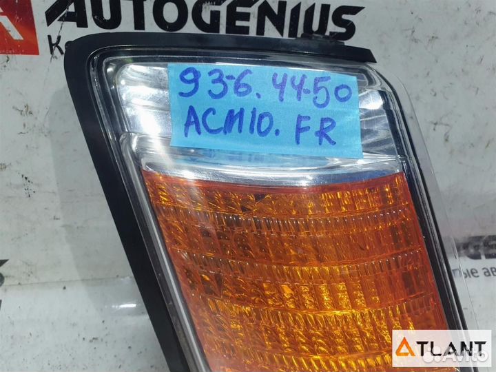 Габарит передний правый toyota gaia