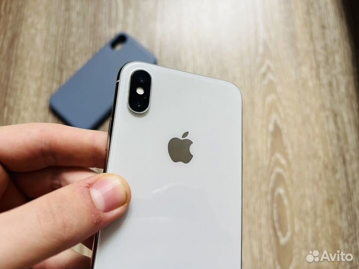 iPhone X, 64 ГБ