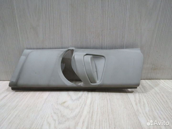 Обшивка центральной стойки Toyota Corolla 150