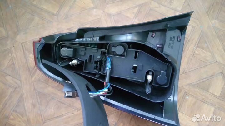 Задний фонарь правый Logan 04-09 (прозрачный пов.)