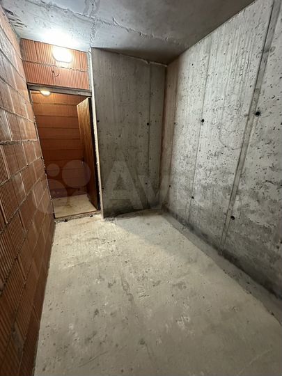 Машиноместо, 10 м²