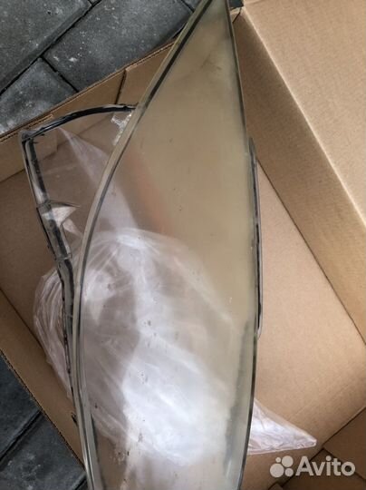 Стекло для правой фары Mazda 6, б/у