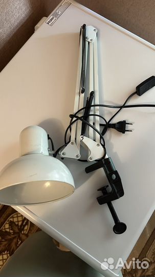 Лампа настольная для маникюра