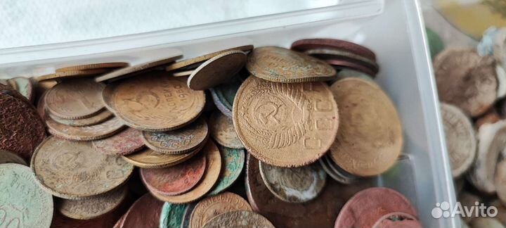 Монетки,значки,пуговицы и тд и тп