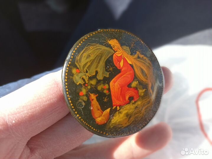 Брошь палех роспись. золотой волос. сказы Бажова