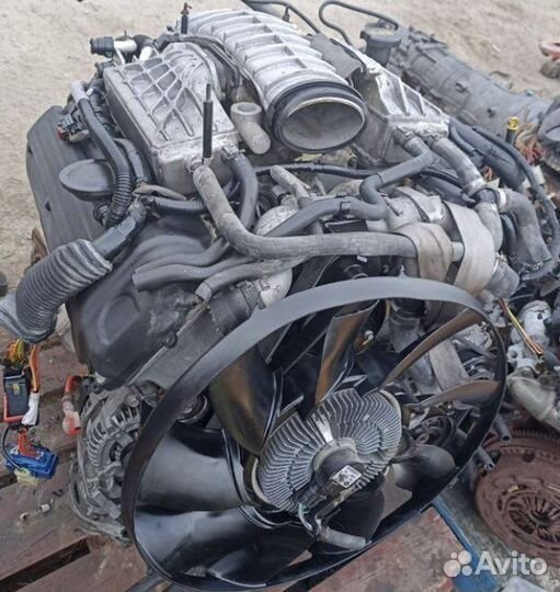 Двигатель в разборе Range rover 4.2