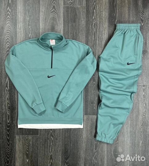 Спортивный костюм Nike zip