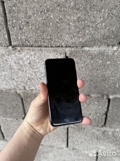 iPhone 8, 64 ГБ