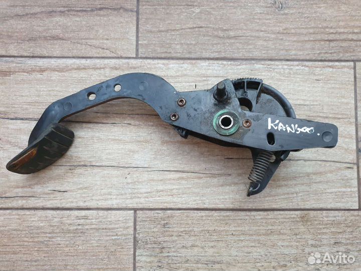 Рено Канго. Renault Kangoo. Педаль сцепления