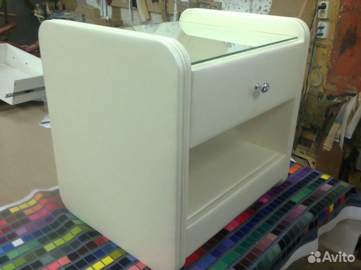 Тумбочка прикроватная обтянута эко кожей