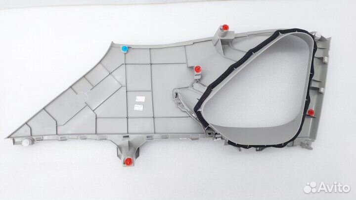 Обшивка стойки задняя правая Toyota Rav4 XA50