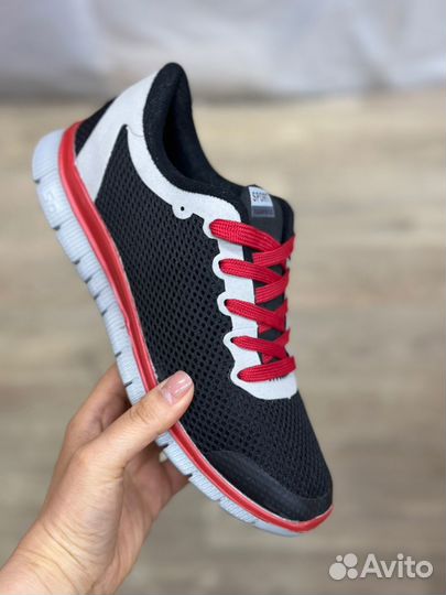 Кроссовки подростковые