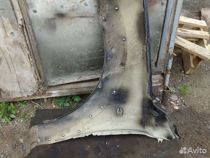 Переднее правое крыло KIA sorento 2005г. 2.5 aт