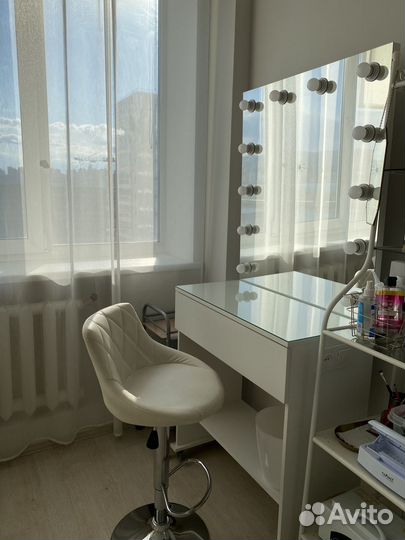 Аренда место визажист бровист
