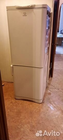 Холодильник indesit