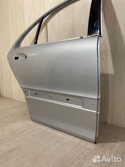 Дверь боковая задняя правая Mercedes Benz C230