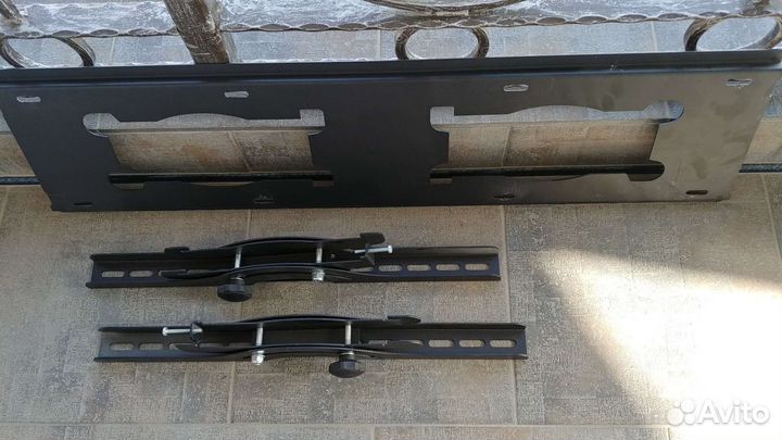 Настенное регулируемое крепление для телевизора