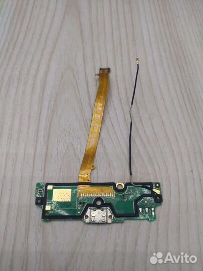 Нижняя плата с разъёмом микрофоном ZTE blade L4