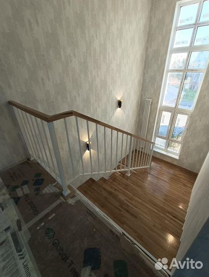 Лестница на металлическом каркасе