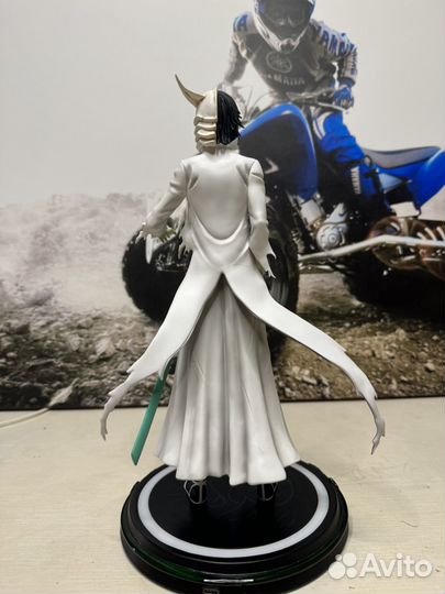 Ulquiorra cifer статуя