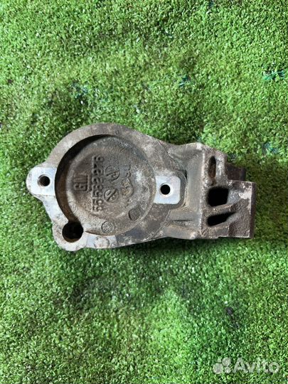 Кронштейн гидроусилителя Chevrolet Cruze