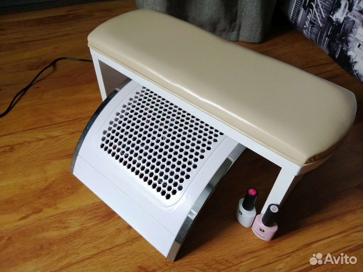 Подставки для маникюра