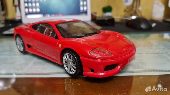 Модель 1/18 Ferrari 360 modena