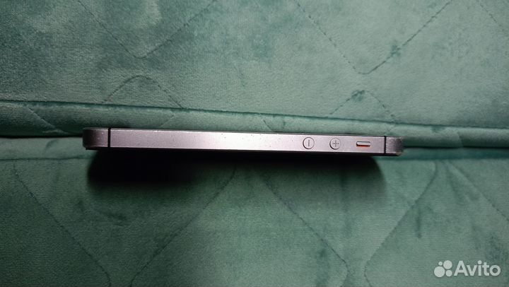 iPhone SE, 32 ГБ