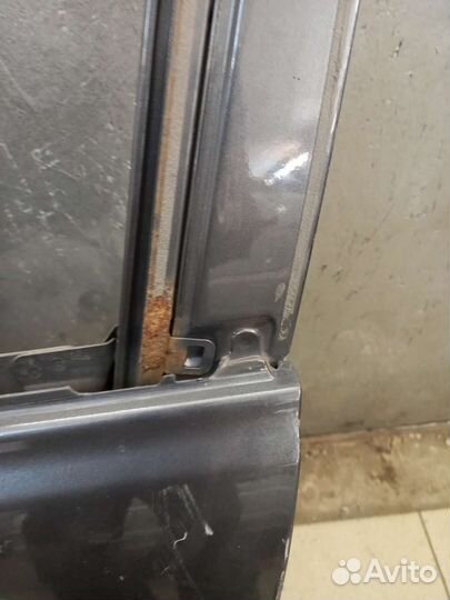 Передняя дверь Camry