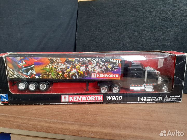Модель грузовика Kenworth W900 1:43