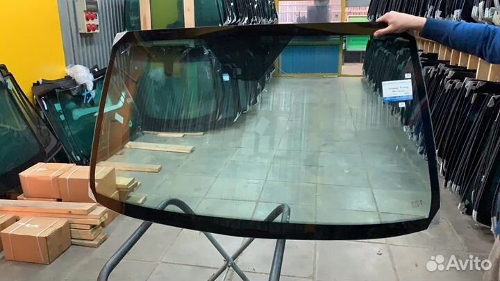 Лобовое стекло Ssangyong Rexton