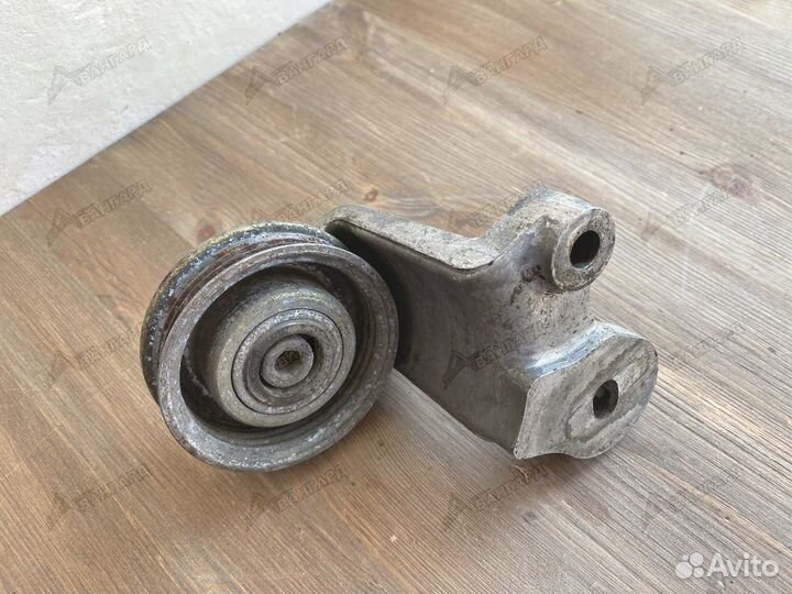 Кронштейн натяжителя руч. ремня Mitsubishi Diamant