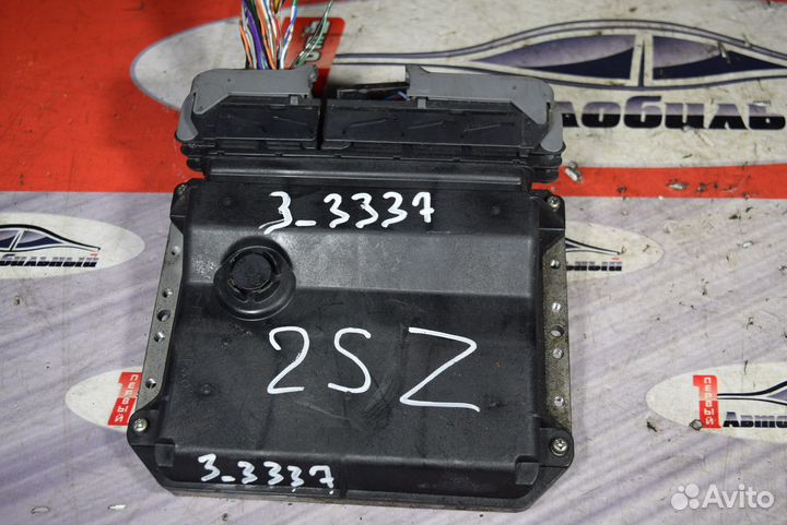 Блок управления двс c Toyota Vitz SCP90 2SZ-FE