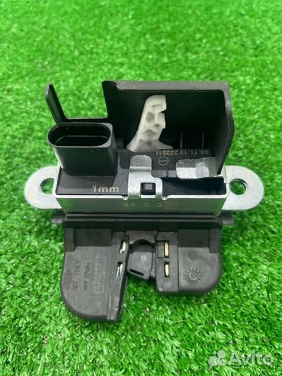 Замок багажника Volkswagen Golf MK7 CPT 2014