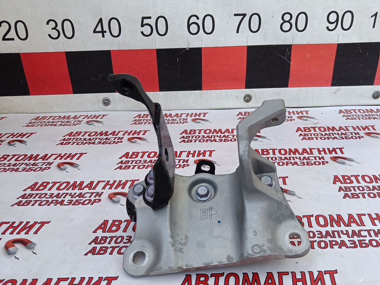 Кронштейн двигателя левый Тойота Рав 4 50 2.5