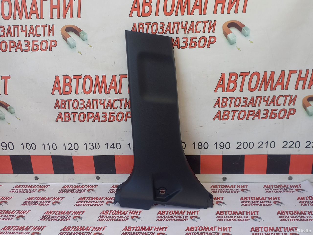 Обшивка центральной стойки левая Тойота Рав 4 50