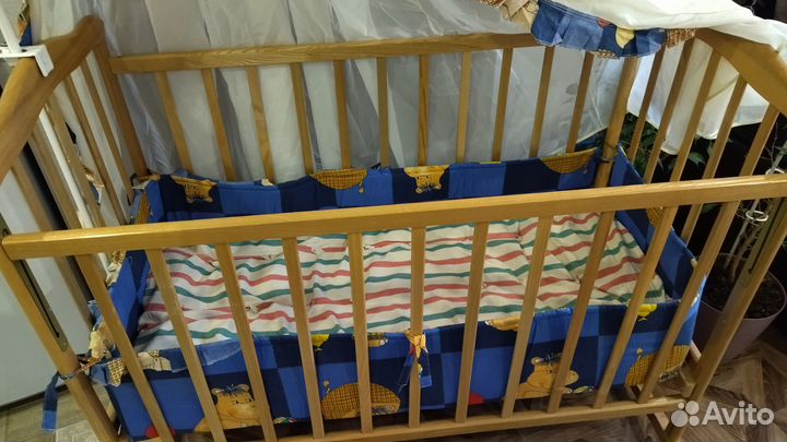 Детская кроватка