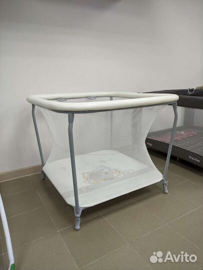 Манеж квадратный