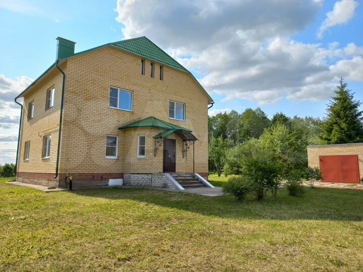 Дом 187 м² на участке 66 сот.