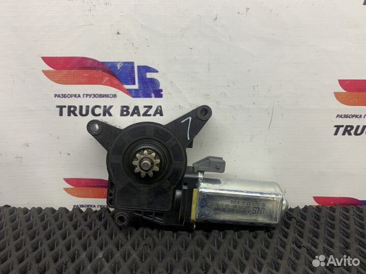 A0008204908 Моторчик стеклоподъемника левый