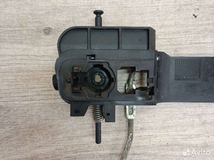 Кронштейн ручки передней правый ford fusion