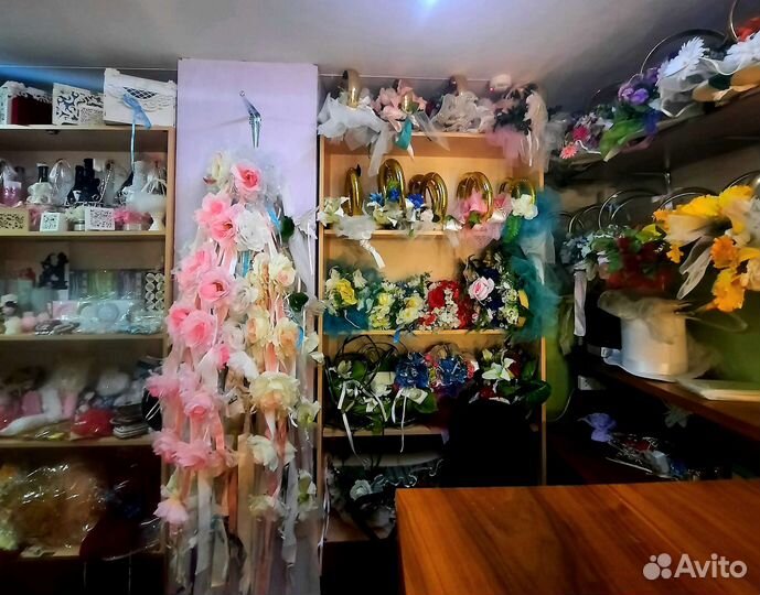 Свадебные ленты и кольца на крышу